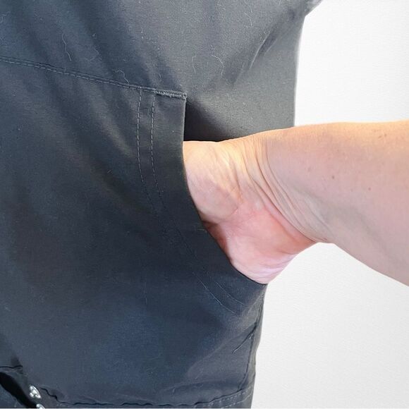 Disneyland Resort Pocketed Hooded Windbreaker with Zipper and Pockets Size XL - Picture 4 of 12